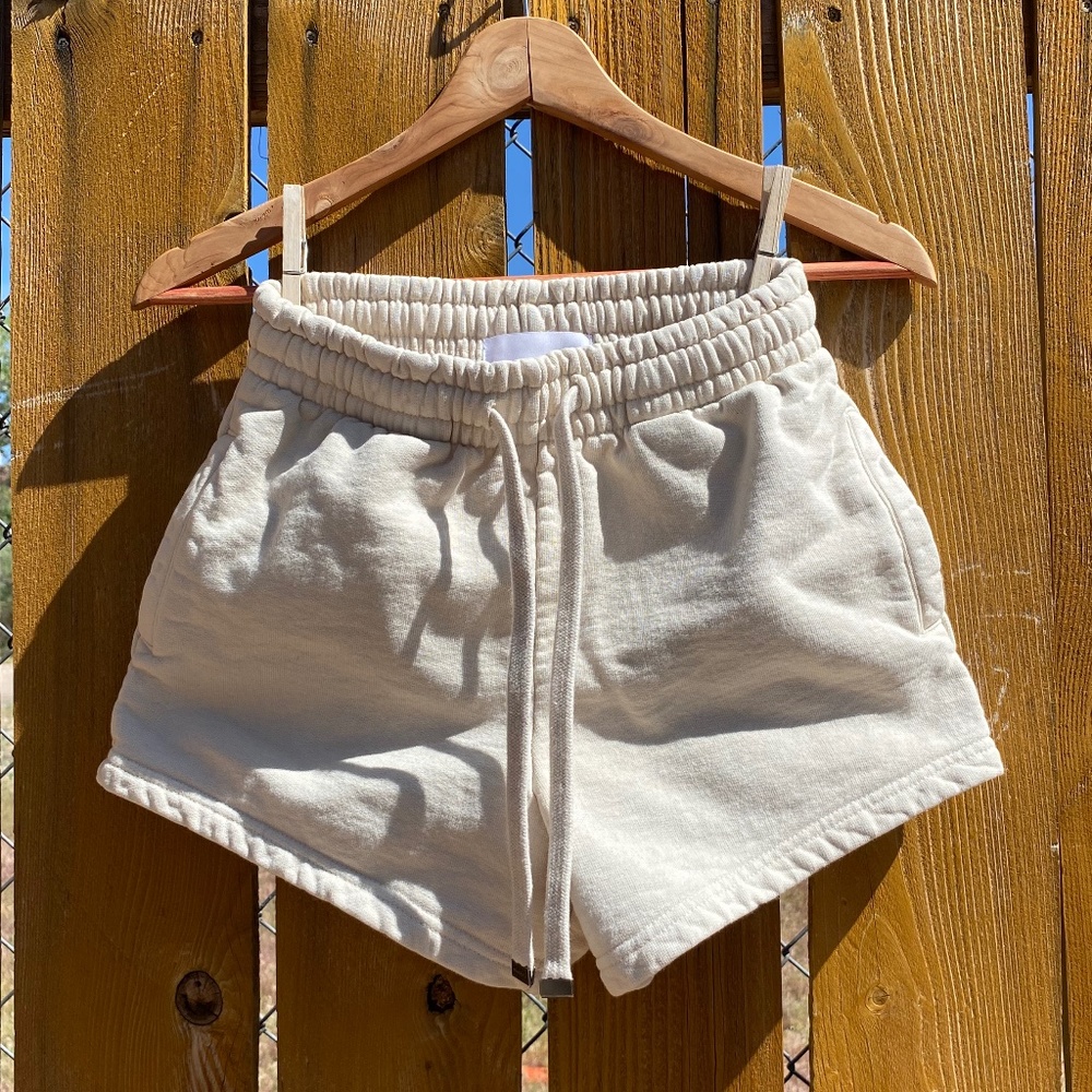 TALENTLESS | WOMENS HEAVYWEIGHT CLASSIC SHORTS BONE XS